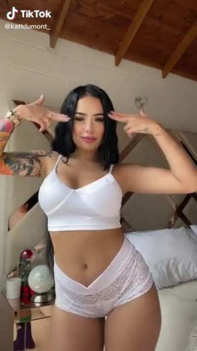 Who else loves ❤️ Latinas