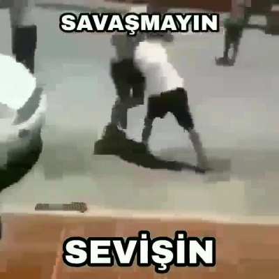Buy&uuml;k aşklar kavga ile başlar