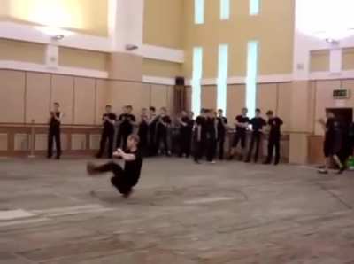 Ukrainian dancer stays perfectly still while dancing Hopak