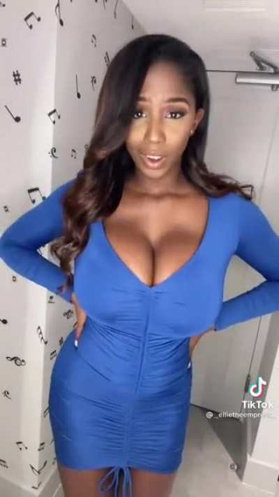 Love Big Titties That Jiggle