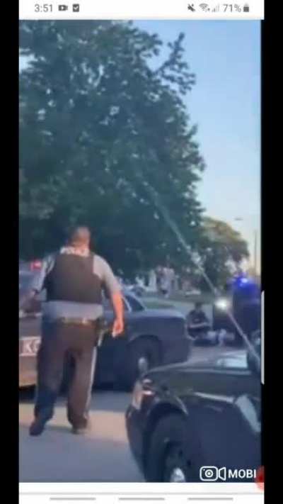 Witness freaks out after police shoot an unarmed pregnant woman 5 times