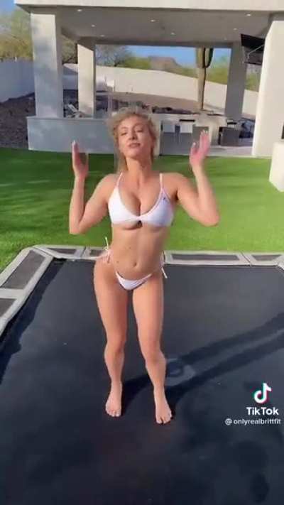 such a tight little body... she&rsquo;s bouncing on the wrong thing though 👀😍