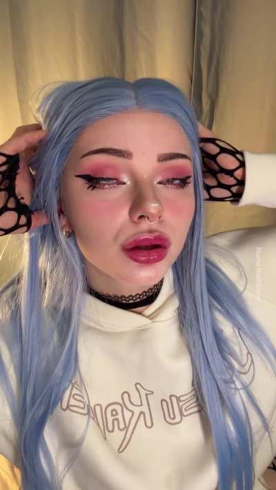 I know you wanna taste it so be a good boy and open your mouth