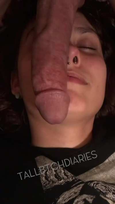 I&rsquo;m a cock table ♡