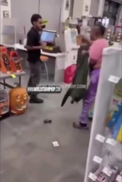 Walgreens security guard sucker punches homeless woman and she doesn&rsquo;t even flinch