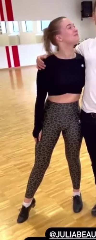 Julia mal wieder in leggings