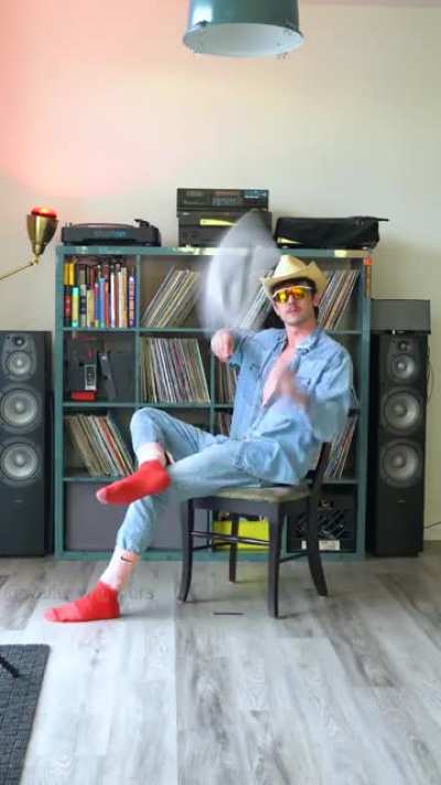 He do be spitting