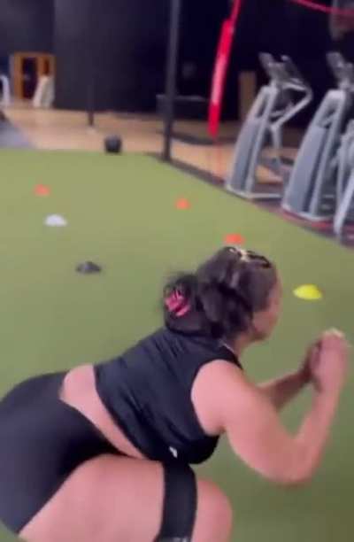 Who smashing Destiny Oliver she bad af 🍑
