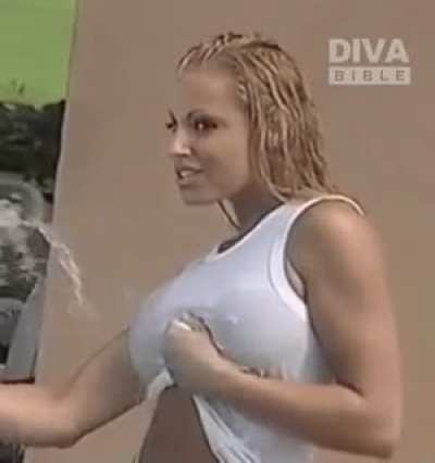 💦