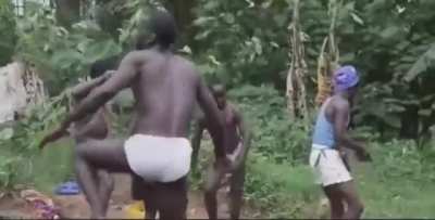 Africanos en Islas solomon😡😡