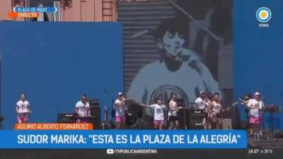 Brancatelli bardeo al Dipy por sus letras, y el le contestó con este video.