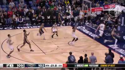 [Highlight] Rudy Gobert with a clutch chasedown block to seal the win. 17/12 with 0 turnovers. Controlled the paint and a great game for the big man.