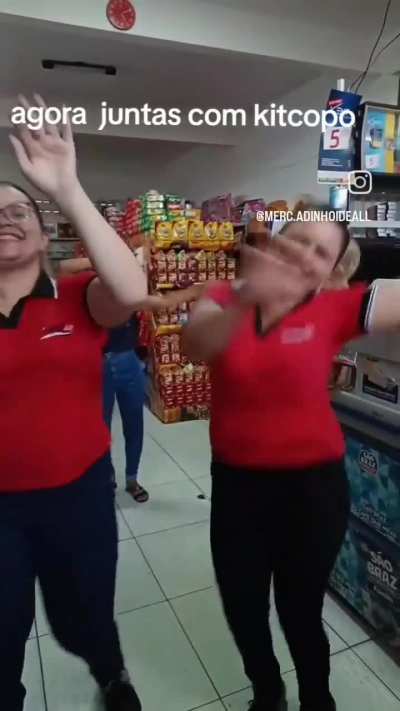 Kitcopo voltou e n&atilde;o esta para brincadeiras
