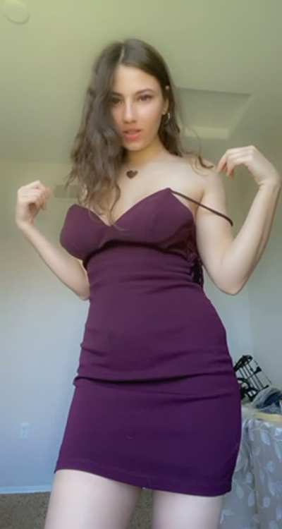 Trying to become your fantasy fuckdoll 😋 (F20)