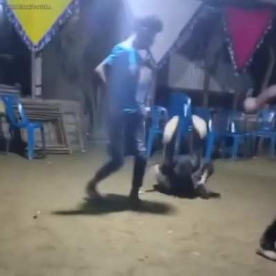 MeN MoViNg DeAd BoDy