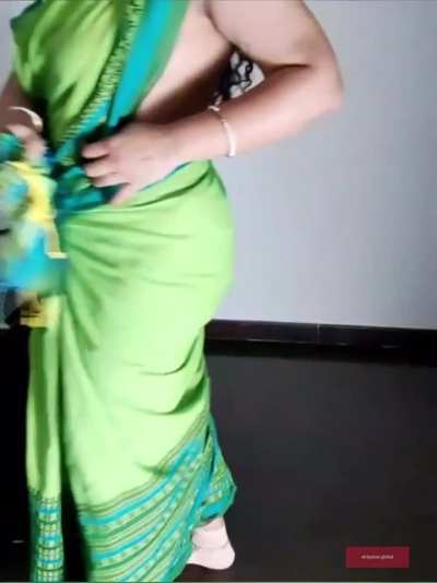 Hottie telugu mom