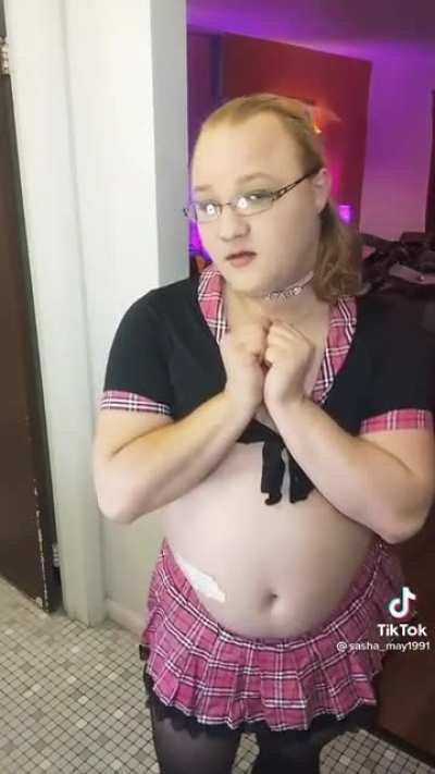 She trusts that shirt a lot (cringe)