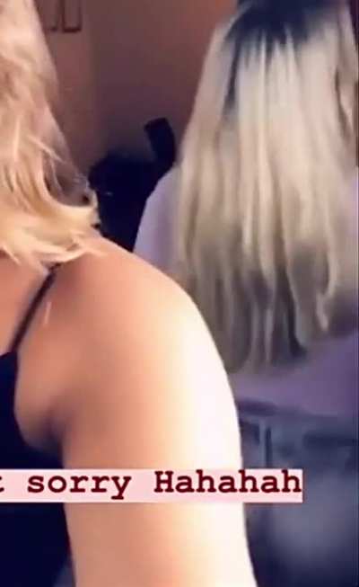 Denise twerkt.