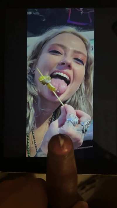 Cum tribute for a hungry girl