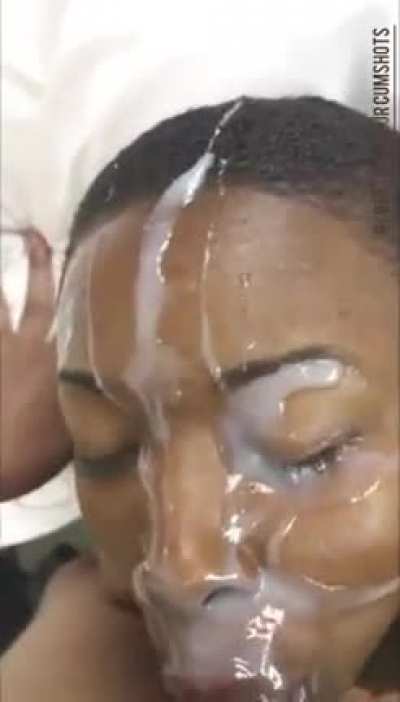 🍫🥒💦👩🏾&zwj;⚕️