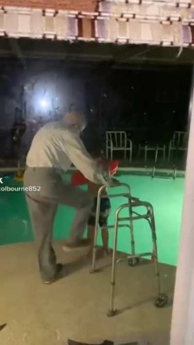 Old grandpa who is too weak to walk