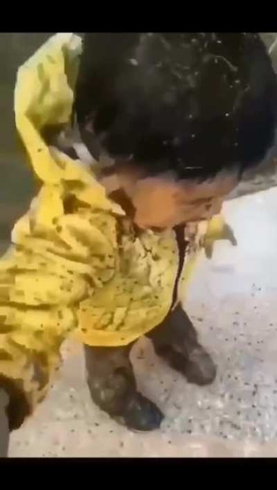 满脸喷粪