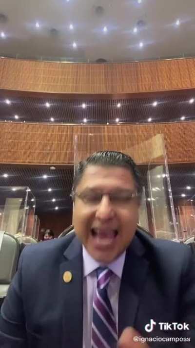 Mira wey, tu viejo está diciendo los nombres chistosos 🤮