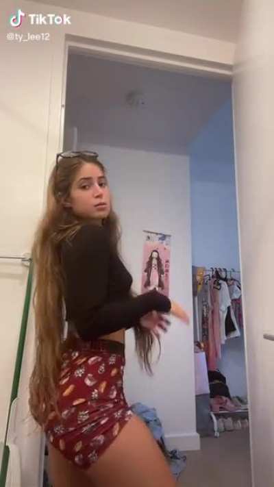 Finally shaking that ass 🍑