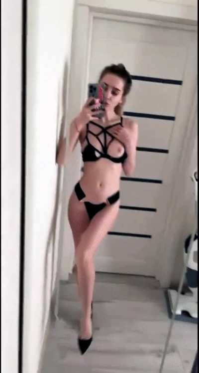 This lingerie can&acirc;t contain my tasty tits