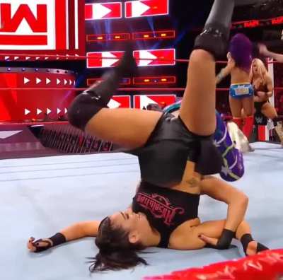 Sonya Deville