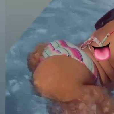 Someone post her OF vids