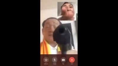 Mẹ bạn b&eacute;o
