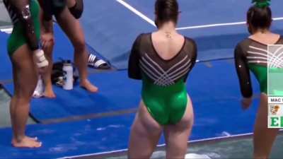 Eastern Michigan 🦅had the BEST Leo&rsquo;s (Bright Green💚🤍)