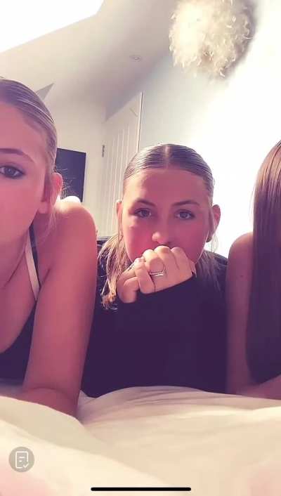 3 girls foot play