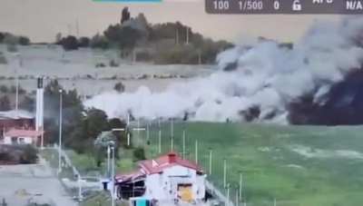 Footage of a Ukrainian airstrike in the Belgorod region of Russia. Geolocation: 50.3418, 36.2930