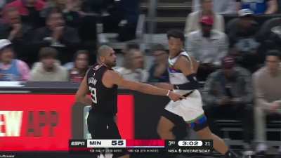 [Highlight] LA Clippers PA Announcer says Nic Batum 