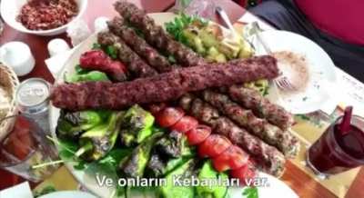 Bir daha arap diyen olursa k&uuml;rekle vurucam ağızlarına