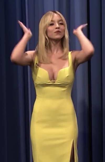 Syndey Sweeney beautiful plot from Tonight show [Slomo 60fps]