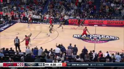 [Highlight] Zion gets the massive double-clutch dunk, steals the ball on defense, then gets the layup to put a stop to the Raptors late run
