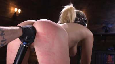 Lily LaBeau quivers uncontrollably