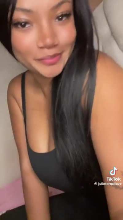 👸