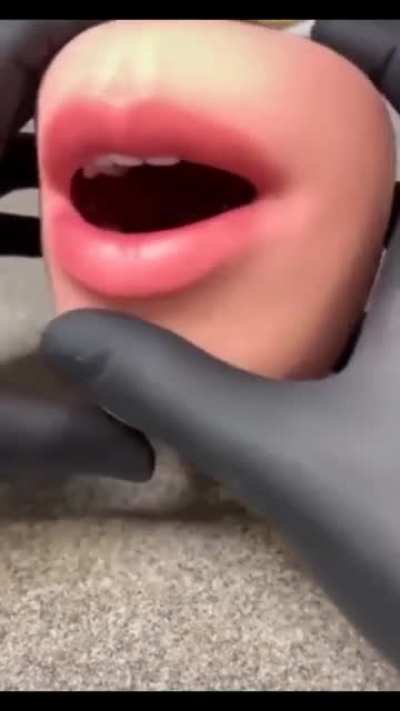😈