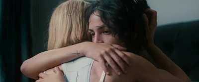 Lesbian scenes in 'I Care a Lot'