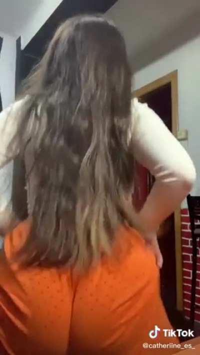 Petite latina