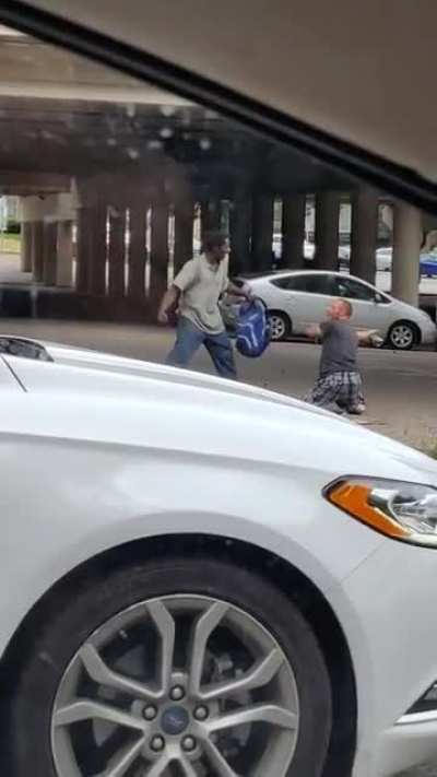 Fight at Lyndale &amp;amp; Dunwoody. Anybody know the backstory?