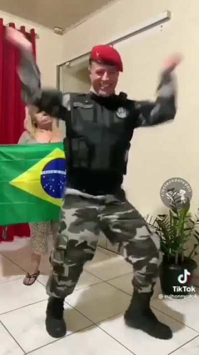 poha mn a vassourada do final &eacute; foda