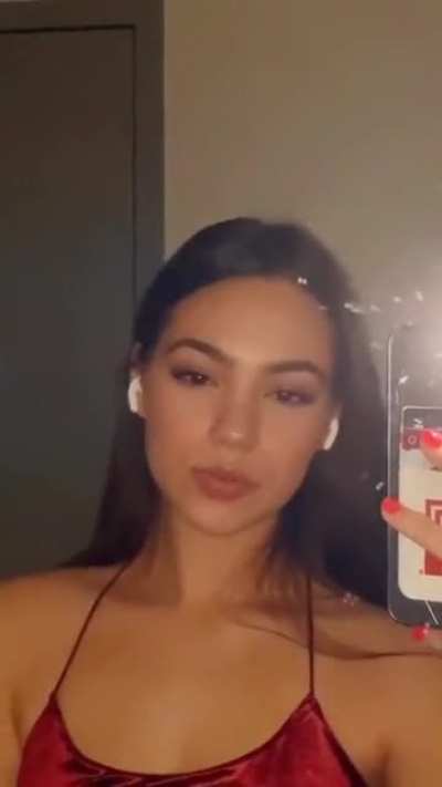 f 19 , am i hot in my halloween costume?