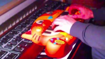 Everything In It's Right Place played on my B. Toys Meowsic Catboard (Rev1) &ndash; Patch notes in comments!