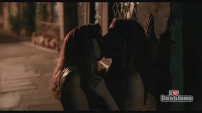 Aubrey Plaza &amp;amp; Alison Brie (Spin Me Round) *REDUCED MUSIC*