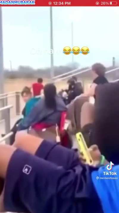 Nigga really wearing diaper
